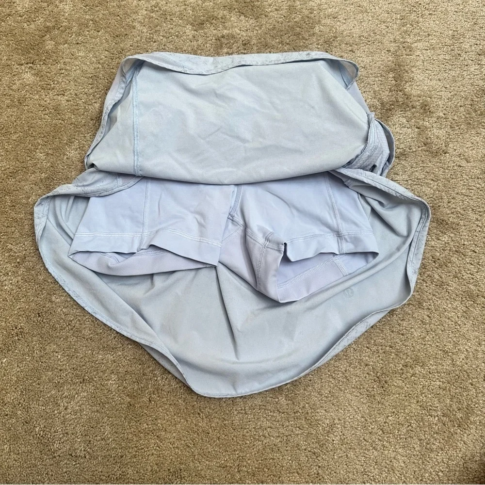 Lululemon Hotty Hot High Rise Skirt Skort Size 2 Light Blue Lycra Stretch EUC - Picture 7 of 10